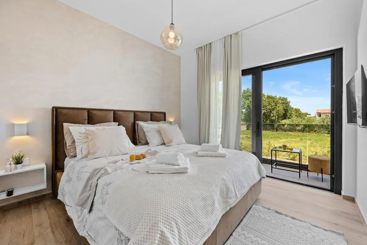 Villa Chiara, Neubau-Ferienhaus Pula-Šišan
