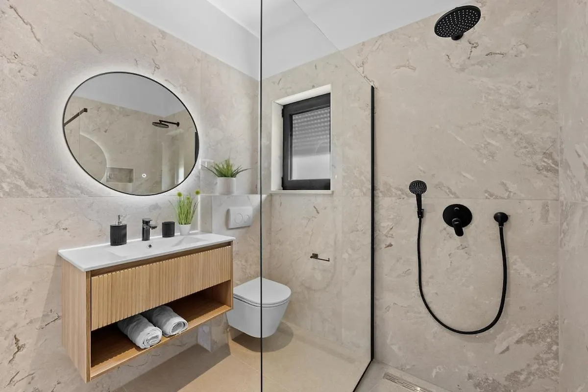 Villa Chiara, Neubau-Ferienhaus Pula-Šišan